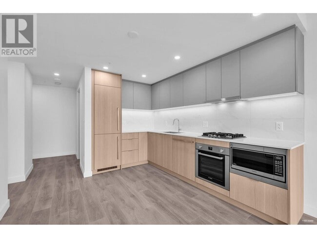 property at 318-2318 Alderson Ave