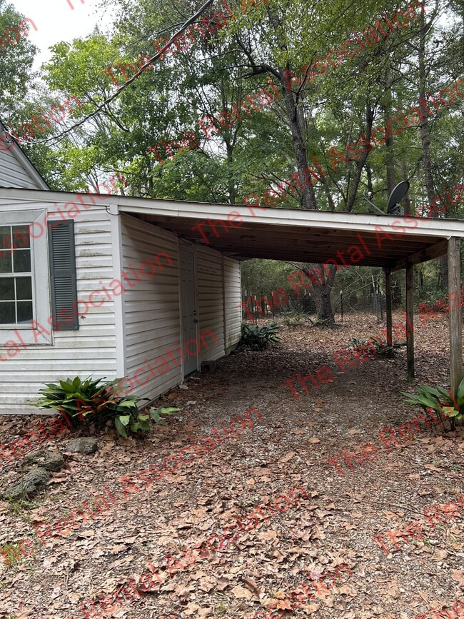 property at 2943 LA-33