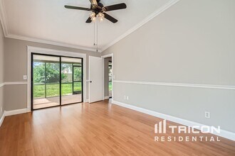 5410 Friarsway Dr in Tampa, FL - Building Photo - Building Photo