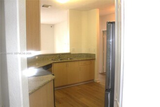 11375 NW 77th Ln in Medley, FL - Building Photo - Building Photo