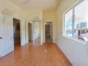 1402 Lusitana St in Honolulu, HI - Building Photo - Building Photo