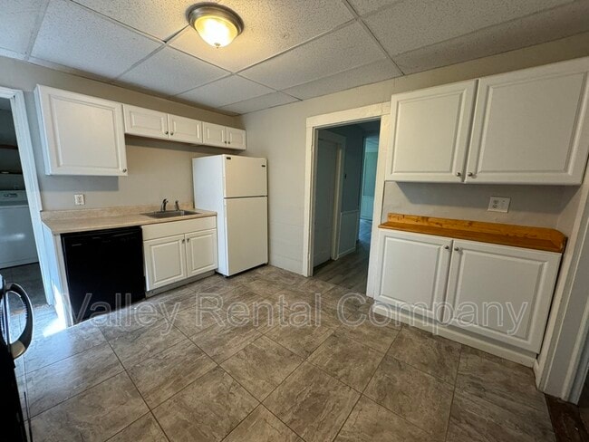 747 Main St in Amherst, MA - Building Photo - Building Photo