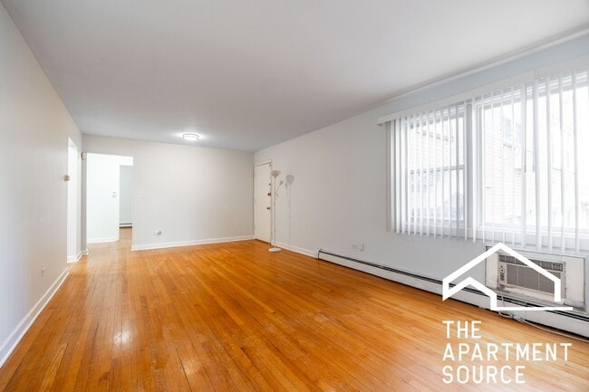 property at 1643 W Sherwin Ave