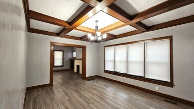 3325 Victor Pl-Unit -1 in Wichita, KS - Building Photo - Building Photo