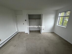 37 Belmont St, Unit T in Somerville, MA - Foto de edificio - Building Photo
