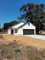 2118 2nd Ave N in Texas City, TX - Building Photo