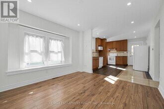 229 Geneva St in St Catharines, ON - Building Photo - Building Photo