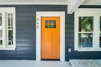 943 Rose Cir SW in Atlanta, GA - Building Photo - Building Photo