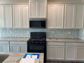 393 Pewter Cir in Simpsonville, SC - Building Photo - Building Photo