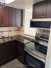 1 Greystone Walk Dr in Toronto, ON - Building Photo - Building Photo