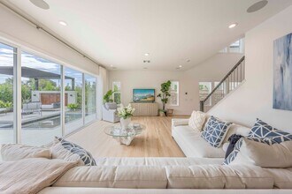 120 Riverbend in Lake Forest, CA - Building Photo - Building Photo