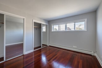 7520 W Grand Ave in Elmwood Park, IL - Foto de edificio - Interior Photo