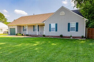 5819 Woodside Ln in Portsmouth, VA - Building Photo - Building Photo