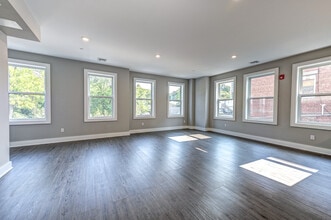 The Flats @ 85 in Morristown, NJ - Building Photo - Interior Photo