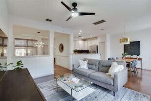 641 Gray Stone Ln in Richardson, TX - Building Photo