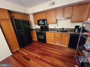 723 S 11th St in Philadelphia, PA - Building Photo - Building Photo