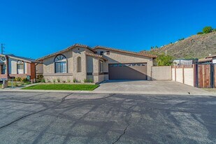 32067 Emerald Ln in Castaic, CA - Building Photo
