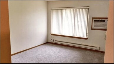 745 Streeter Dr in North Sioux City, SD - Building Photo - Building Photo