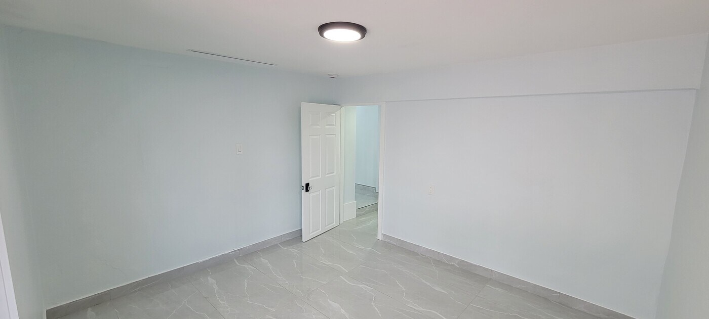 2790 NW 3rd St in Miami, FL - Building Photo
