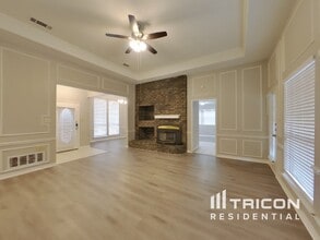 528 Renee Ln in Desoto, TX - Building Photo - Building Photo