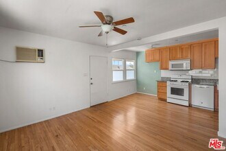 2233 Laverna Ave in Los Angeles, CA - Building Photo - Building Photo