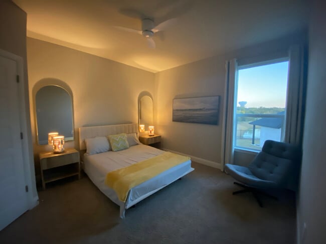 2221 Yellowhammer Rd in Denton, TX - Foto de edificio - Building Photo