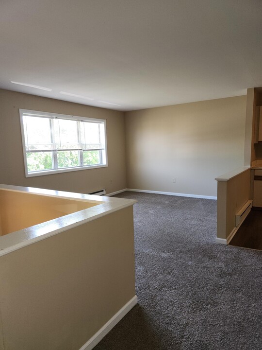 101 Pickwick Pl in Millersville, PA - Building Photo