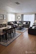 28 Morgan Pl in East Brunswick, NJ - Building Photo - Building Photo