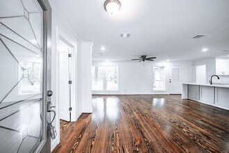 10038 Westview Dr in Houston, TX - Building Photo - Building Photo