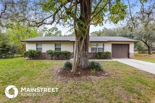 261 Dogwood Ave in Orange City, FL - Building Photo