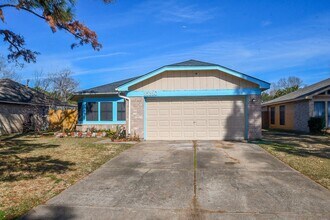 15310 Barbarossa Dr in Houston, TX - Building Photo - Building Photo