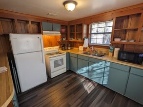 129 Hindman Ln in Brunswick, GA - Building Photo - Building Photo
