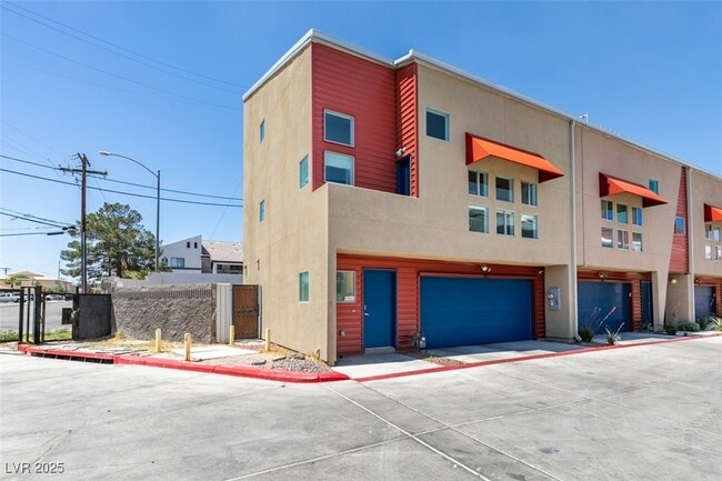255 Tower St in Las Vegas, NV - Building Photo - Building Photo