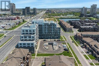 412 Silver Maple Rd in Oakville, ON - Building Photo - Building Photo