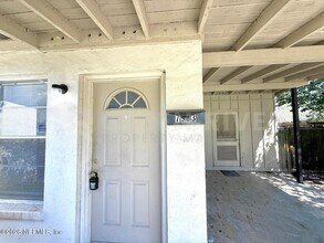 7963 Lemans Dr in Jacksonville, FL - Foto de edificio - Building Photo