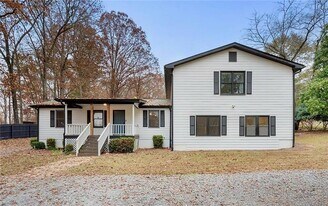 3142 Chamblee Gap Rd in Cumming, GA - Building Photo