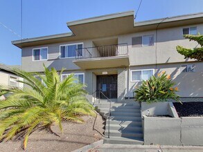 2166 E 27th Street in Oakland, CA - Building Photo - Building Photo