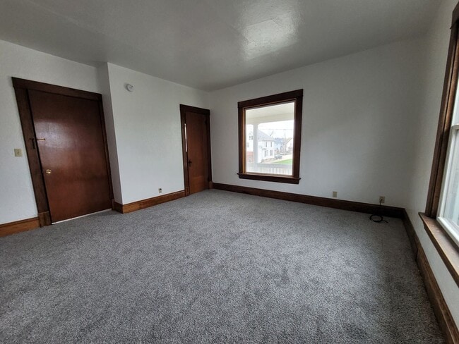 605-607 1st Ave SW in Cedar Rapids, IA - Building Photo - Building Photo