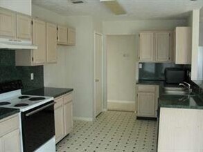 10610 Twin Circles Dr in Montgomery, TX - Building Photo - Building Photo