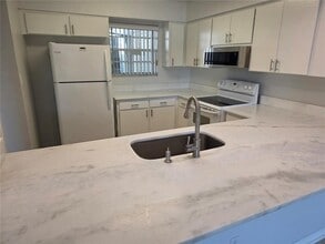 6826 Stonesthrow Cir N in St. Petersburg, FL - Building Photo - Building Photo