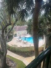 875 Riverside Dr in Coral Springs, FL - Building Photo - Building Photo