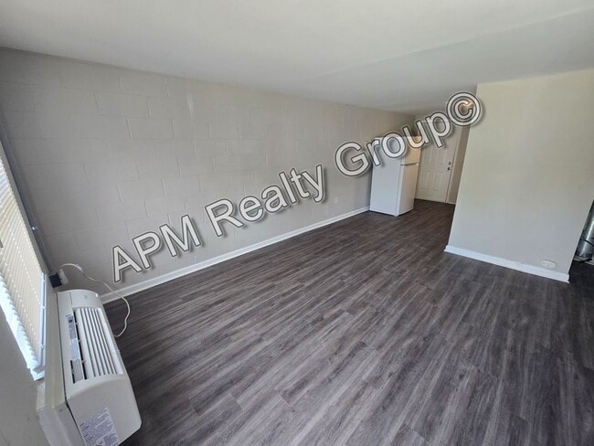 property at 2715 Howell Ct