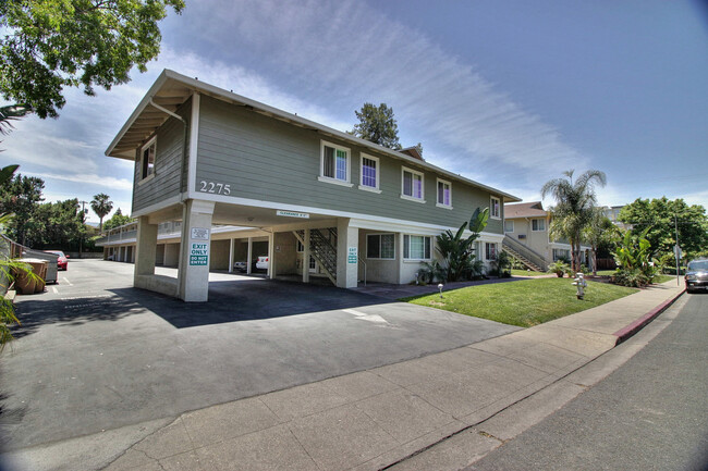 Mountain View Place in Mountain View, CA - Foto de edificio - Building Photo