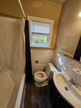 1743 6th St in Bremerton, WA - Building Photo - Building Photo