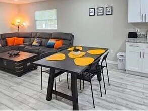 5801 36th Ave S in Tampa, FL - Building Photo - Building Photo