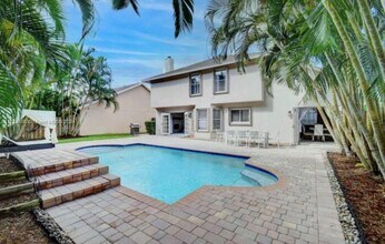 12980 Blue Lake Dr in Wellington, FL - Building Photo - Building Photo