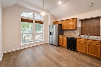 4513 Whispering Valley Dr in Austin, TX - Building Photo - Building Photo