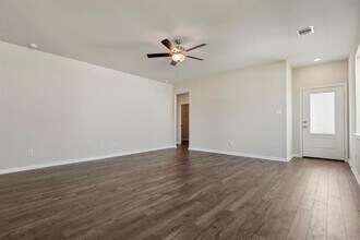 16434 Blossom Grv Dr in Conroe, TX - Building Photo - Building Photo