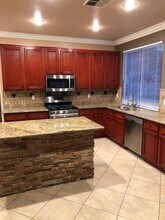 2574 Golden Bay Ct in Henderson, NV - Building Photo - Building Photo