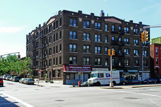 300-304 10th St in Brooklyn, NY - Foto de edificio - Building Photo